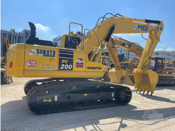 Kettenbagger KOMATSU PC200-8: das Bild 2