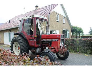INTERNATIONAL Traktor