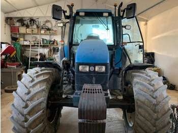 NEW HOLLAND TS Traktor