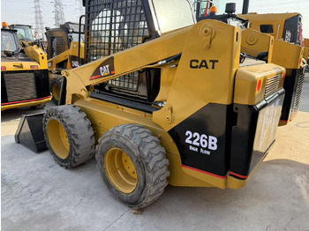 CATERPILLAR 226 Baumaschine