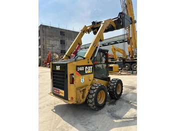 CATERPILLAR Kompaktlader