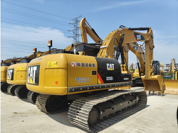 Kettenbagger CATERPILLAR 320D2: das Bild 3