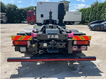 Abrollkipper IVECO EUROCARGO 120E28 CON SCARRABILE NUOVO: das Bild 4