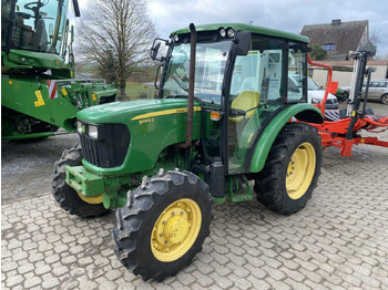 Traktor John Deere 5055E: das Bild 2