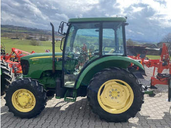Traktor John Deere 5055E: das Bild 3