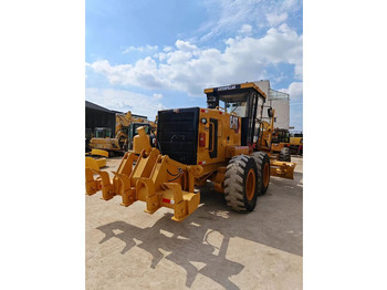 Grader Caterpillar 140K: das Bild 3