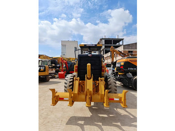 Grader Caterpillar 140K: das Bild 5