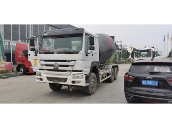 SINOTRUK HOWO Fahrmischer