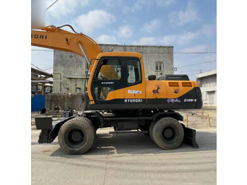 Kettenbagger HYUNDAI R210W-9: das Bild 3