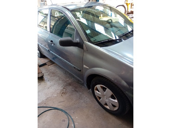 RENAULT Schrägheck