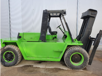 CATERPILLAR Geländestapler