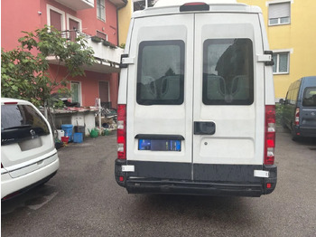 Kleinbus, Personentransporter Iveco Daily: das Bild 5
