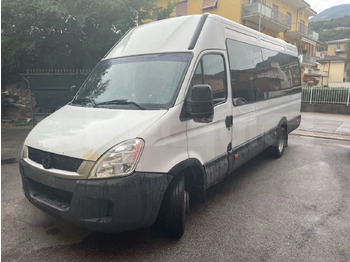 Kleinbus, Personentransporter Iveco Daily: das Bild 4