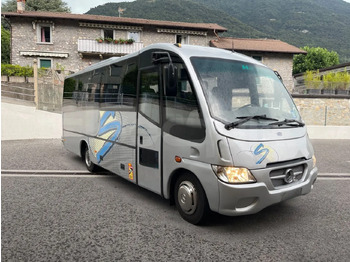 MERCEDES-BENZ Reisebus