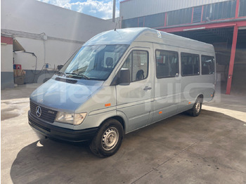 Kleinbus, Personentransporter Mercedes-Benz Sprinter: das Bild 4