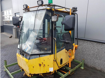KOMATSU Fahrerhaus und Interieur
