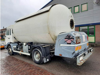 Innenraum Bild 1: Tankwagen Renault MIDLINER M210 GAS / LPG