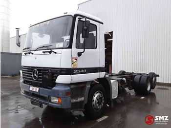 Fahrgestell LKW Mercedes-Benz Actros 2540 6x2 francais: das Bild 3 Fahrgestell LKW Mercedes-Benz Actros 2540 6x2 francais: das Bild 3