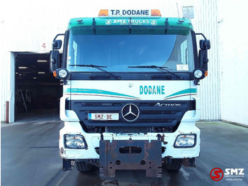 Sattelzugmaschine Mercedes-Benz Actros 2044 4x4 retarder hydrauclic: das Bild 2