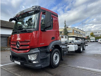 MERCEDES-BENZ Fahrgestell LKW