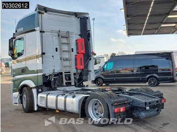 Sattelzugmaschine Mercedes-Benz Actros 1848 4X2 Mega GigaSpace 2x Tanks: das Bild 2 Sattelzugmaschine Mercedes-Benz Actros 1848 4X2 Mega GigaSpace 2x Tanks: das Bild 2