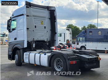 Sattelzugmaschine Mercedes-Benz Actros 1851 4X2 BigSpace 2xTanks Euro 6: das Bild 2