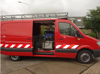 Kastenwagen Mercedes-Benz 516CDI met hogedrukspuit 250 bar: das Bild 2