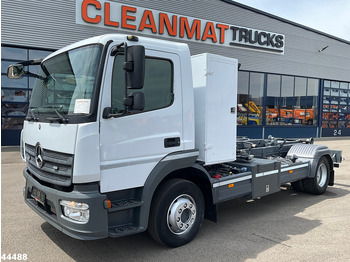 Abrollkipper Mercedes-Benz Atego 1218 Euro 6 Manual 7 Ton haakarmsysteem: das Bild 2