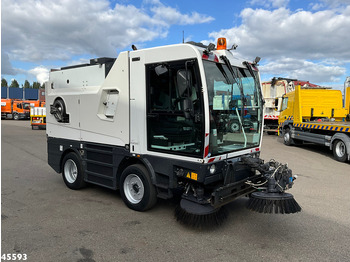 Kehrmaschine Schmidt Compact 400 Euro 6 with 3-rd brush: das Bild 5