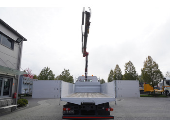 Autokran MERCEDES-BENZ Antos 2540 / Flatbed 15 EPAL / Fassi F165 / 6.1 t / 8 m reach / remote control / rotator / 1600 MTH / steered axle: das Bild 4