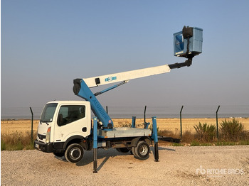 NISSAN LKW mit Arbeitsbühne