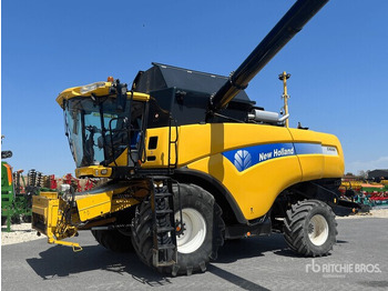 NEW HOLLAND CX series Mähdrescher