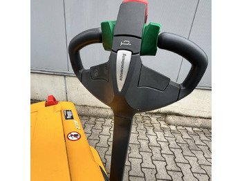 Hochhubwagen Jungheinrich EJC112: das Bild 3