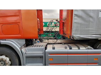 Sattelzugmaschine SCANIA: das Bild 2