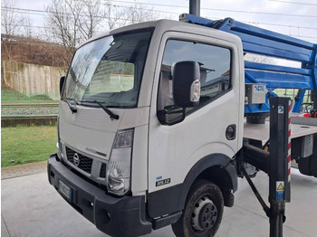 LKW mit Arbeitsbühne
