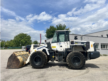 KOMATSU WA320 Radlader