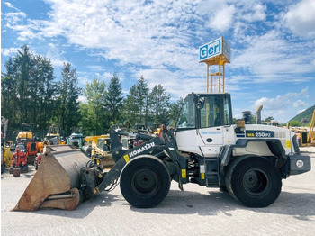 KOMATSU WA250 Radlader