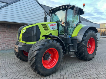 CLAAS Axion 810 Traktor