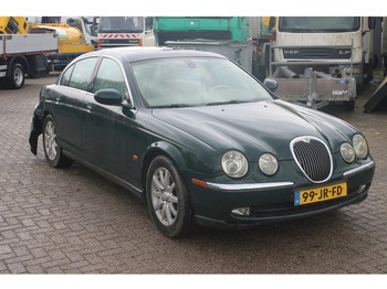 Limousine Jaguar S-TYPE 3.0 V6 EXECUTIVE +EURO 3: das Bild 3
