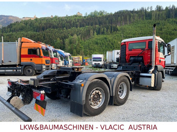 Fahrgestell LKW MAN TGS 26.440 6x2 mit Lift und Lenkachse: das Bild 3