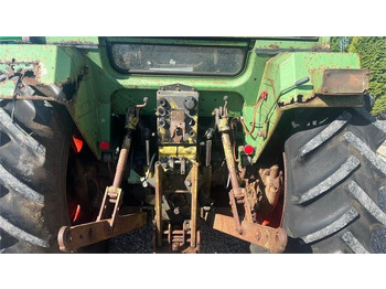 Traktor Fendt 308 LS Farmer Turbomatik med frontlæsser og skovin: das Bild 4