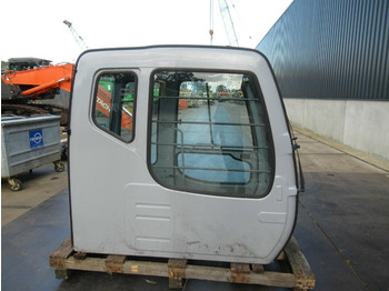 HITACHI Fahrerhaus