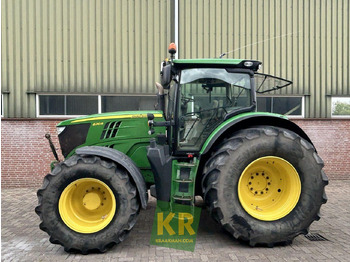 JOHN DEERE 6210R Traktor