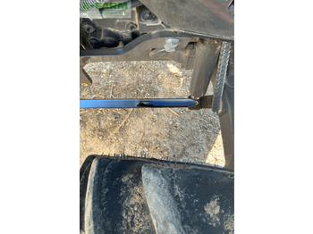 Traktor CLAAS nexos 240 l cabine: das Bild 4