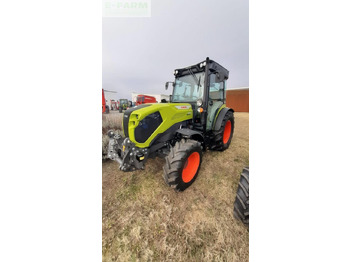 CLAAS Nexos Traktor