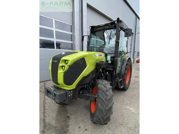 CLAAS Nexos Traktor