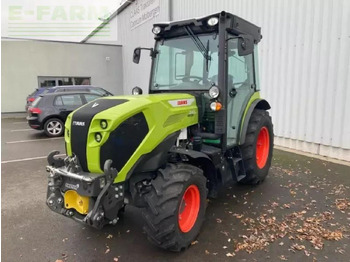 CLAAS Nexos Traktor