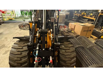 Minibagger JCB 403 agri smart power: das Bild 2 Minibagger JCB 403 agri smart power: das Bild 2