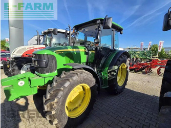 JOHN DEERE 5070M Traktor