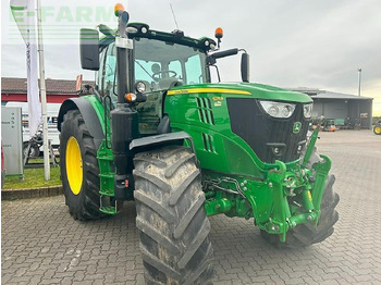 Traktor John Deere 6215r: das Bild 3